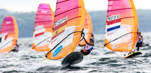 Los equipos españoles de RS:X y Nacra 17 han empezado con buenos resultados su participación en Aarhus