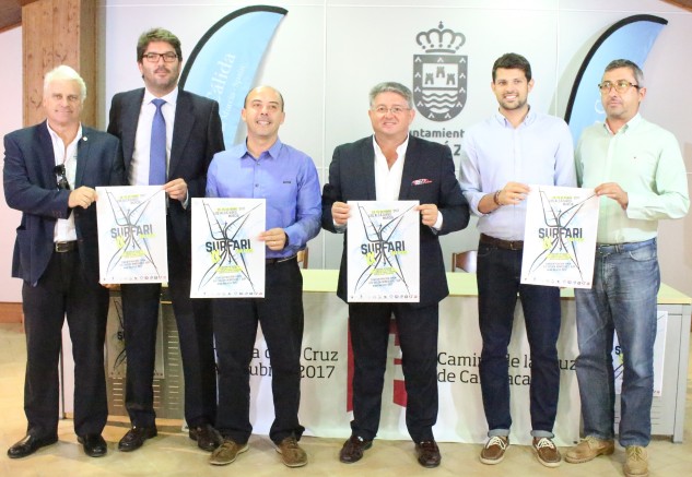 El ayuntamiento de Los Alcázares ha sido el escenario escogido para la puesta de largo de la regata y gran fiesta del windsurf en el Mar Menor. Una prueba que se disputará entre los días 13 al 15 de octubre
