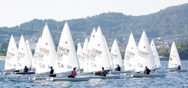 Láser radial y 4.7 se quedaron sin poder competir; Rafael Campelo del Real Club de Mar de Aguete, se mantiene al frente en standard  (Foto Juan Caballero)