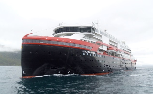 MS Roald Amundsen ha sido construido en el astillero de Kleven al lado de su buque gemelo MS Fridtjof Nansen, que debutará en 2020