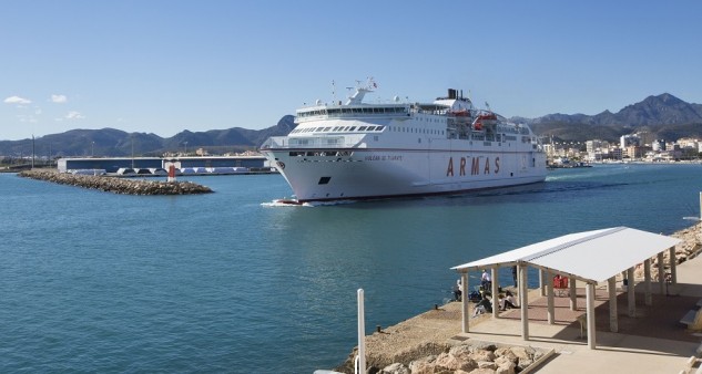 Buque Volcan de Tijarafe_de la Naviera Armas-Transmediterránea