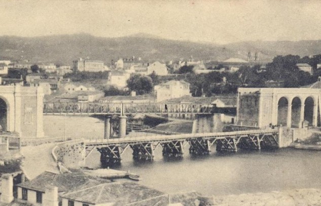 Antiguo Puente de La Barca, que fue construído por el Gremio de Mareantes de Pontevedra.