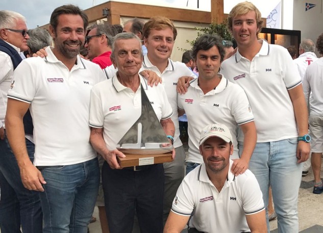 José Luis Freire y su tripulación fueron premiados con el Corinthians Trophy como segunda tripulación no profesional