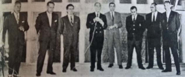 De izquierda a derecha Franco, Riera, Sánchez Egea, Quimet, Grau, Carol y Fornells... loa directivos en 1959